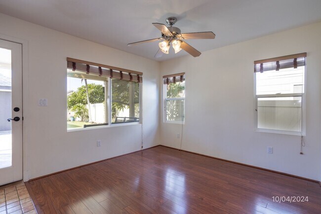 Building Photo - SF 3BR/2.5BA/2car garage in Ocean Pointe w...