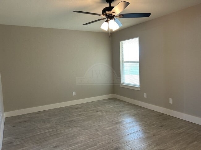 Building Photo - 316 Timber Ridge Dr