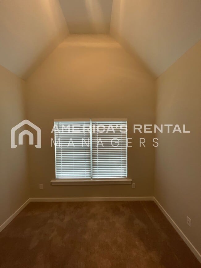 Building Photo - Home for Rent in Oak Grove, AL!!! View with 48 Hours Notice!