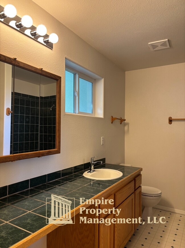 Building Photo - 2325 Aspen Way