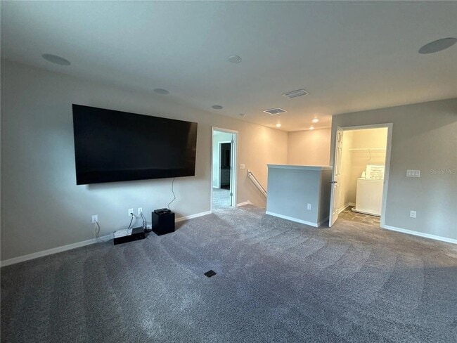 Building Photo - Summercrest 5 Bedroom, 3.5 bath