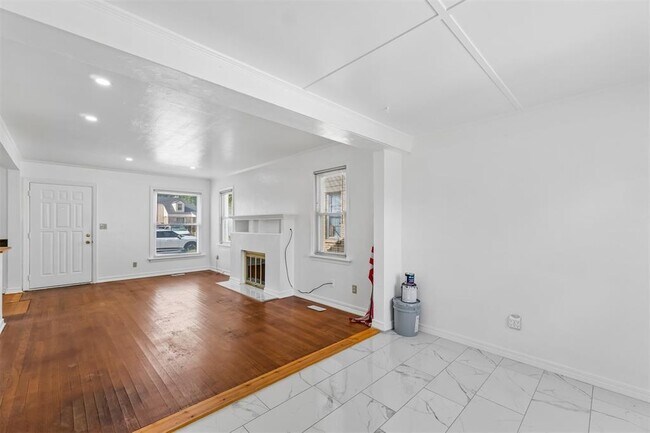 Building Photo - 2512 NW 32nd St