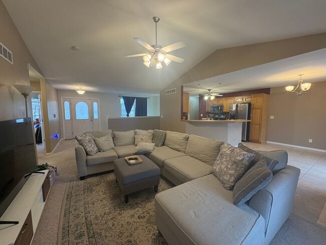 Building Photo - Spacious west side 3 Bedroom, 2 Bath home, close to Ft. Riley!