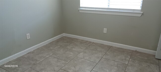 Building Photo - 2106 Wilshire Park Dr