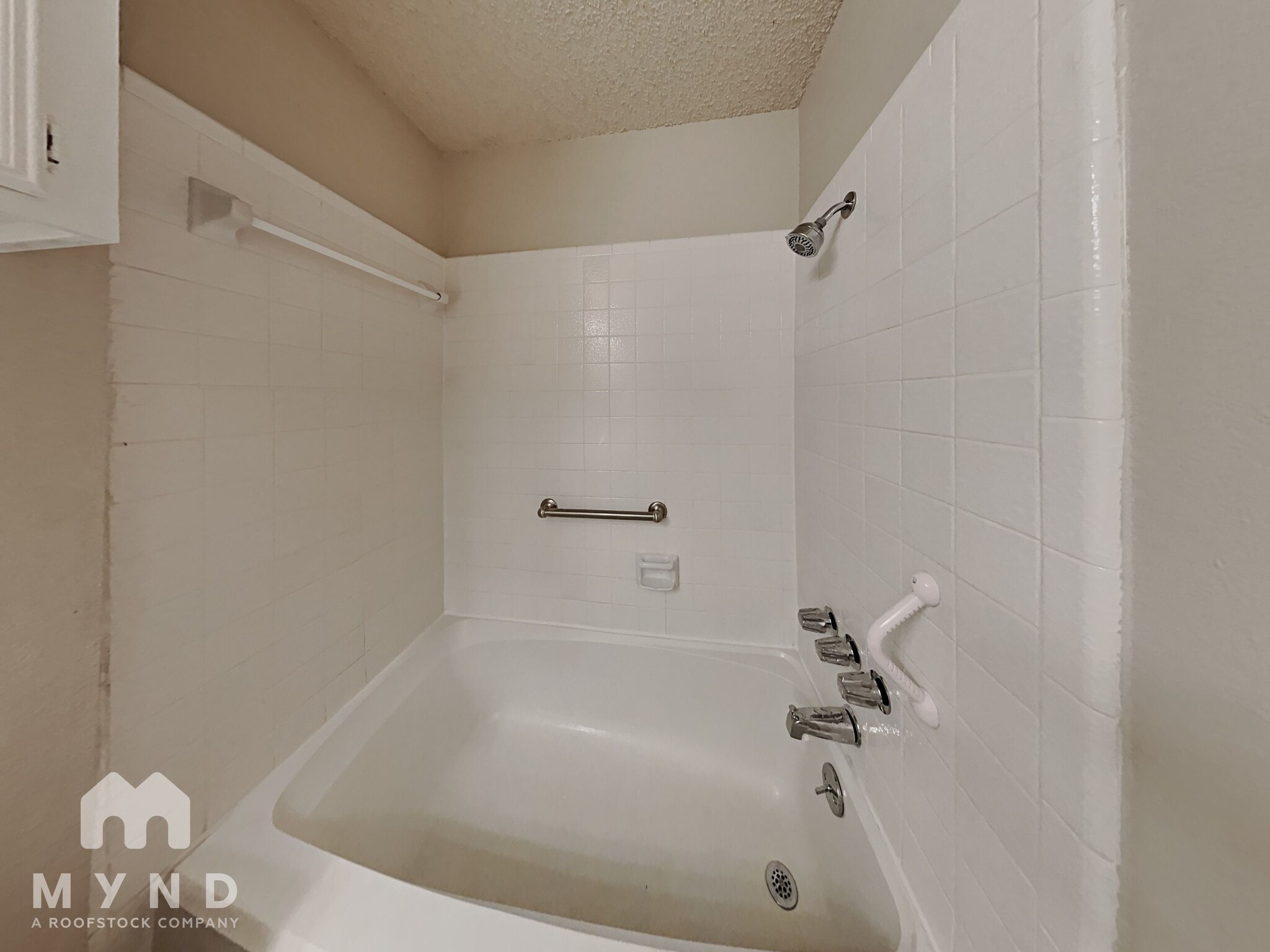 Building Photo - 4801 Meadowood Dr