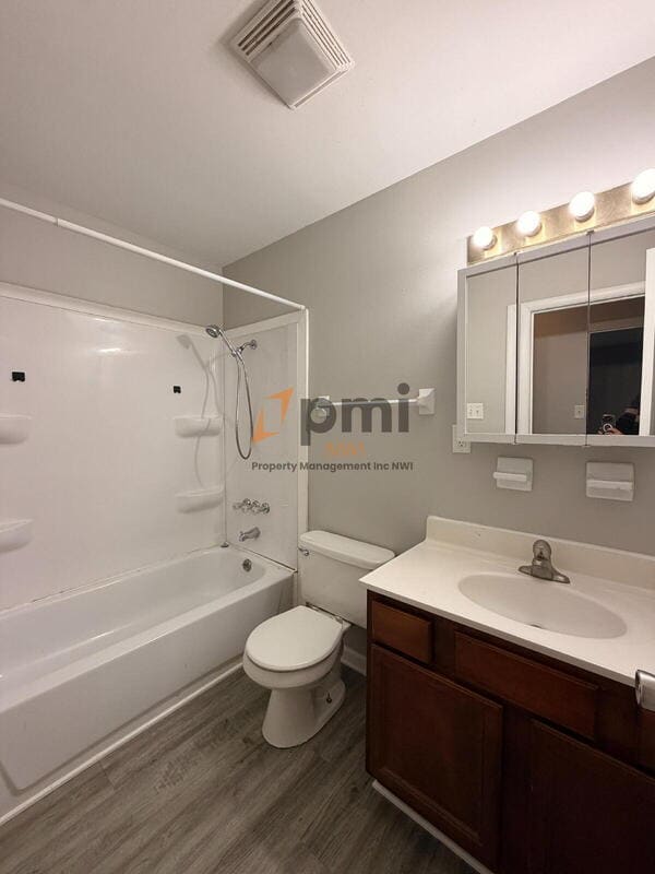 Building Photo - 325 Lahonda Dr