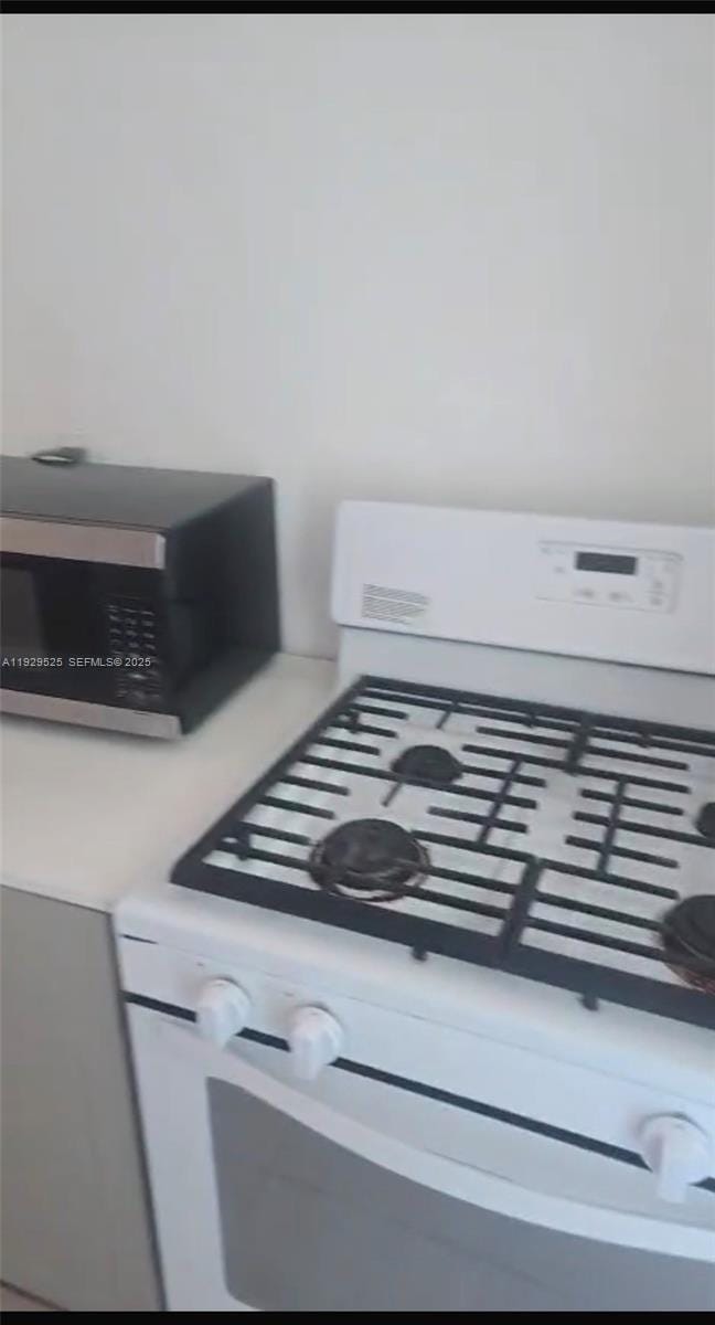 Building Photo - 2220 Calais Dr