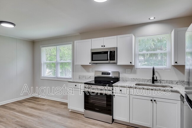 Building Photo - 3413 Charing Cross Ct