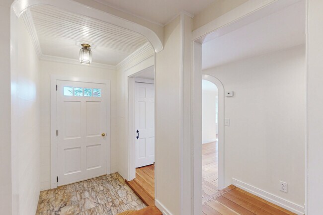 Building Photo - 88 5 Mile River Rd