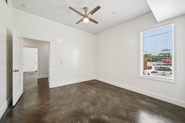 Building Photo - 501 Wesley Pl