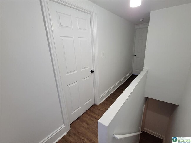 Building Photo - 746 Linden St