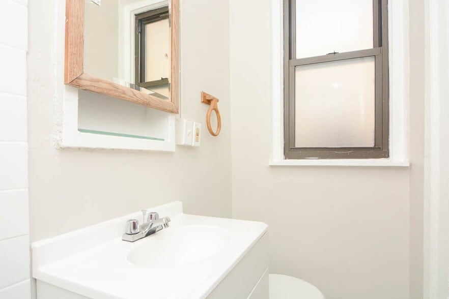 Building Photo - 3815 N Fremont St