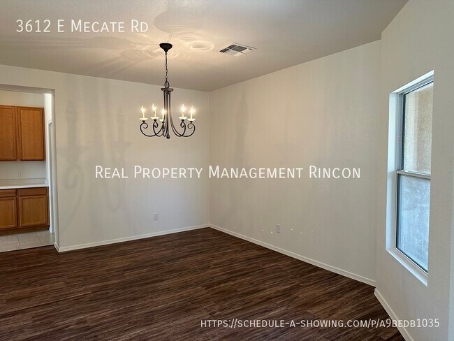 Building Photo - Big and Beautiful in Black Horse Ranch!!