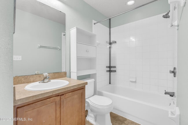 Building Photo - 415 Cabernet Pl