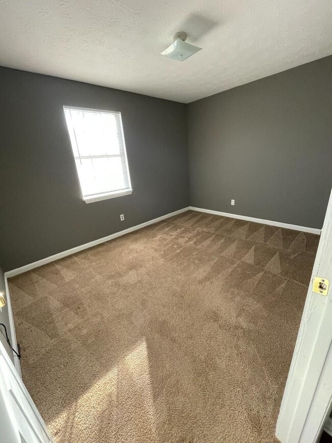 Building Photo - 416 Garden Park Dr