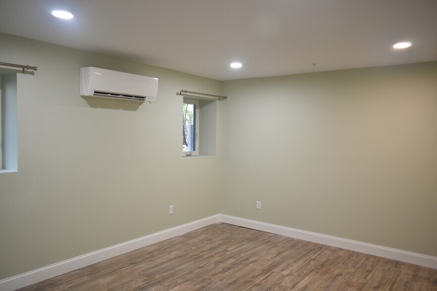 Building Photo - 1550 CT-12