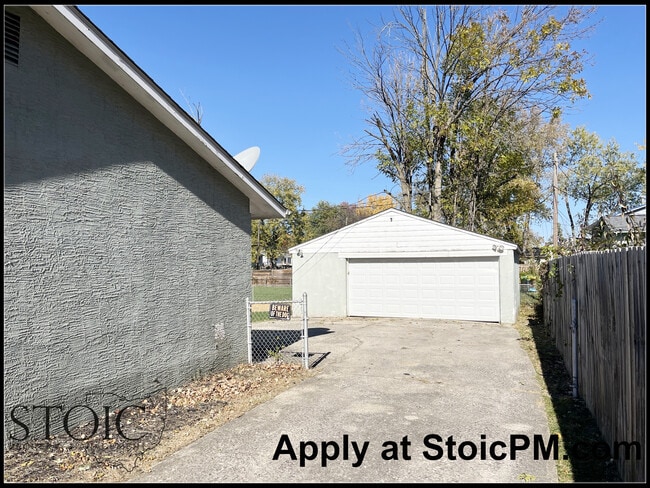 Building Photo - 5270 Carbondale Dr