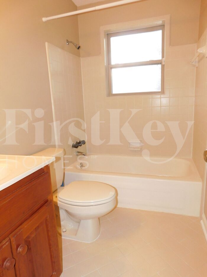 Building Photo - 2493 Tarbet Dr