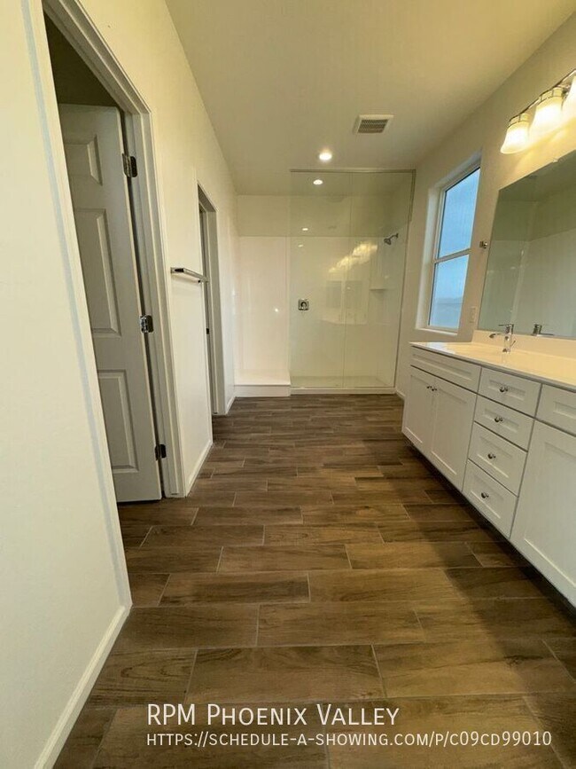 Building Photo - 383 N 157th Ln