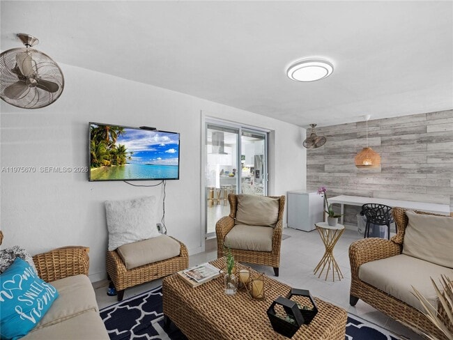 Building Photo - 920 NE 159th St