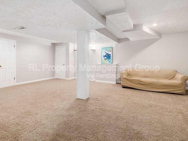 Building Photo - 5551 Ainsley Dr