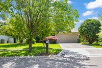 Building Photo - 1637 Cantebury Ln