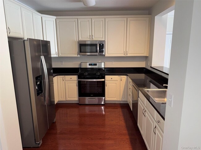 Building Photo - 614 Saratoga Ln