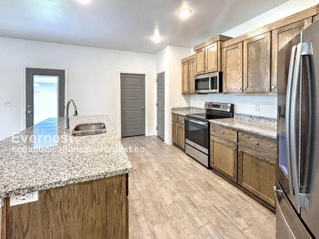 Building Photo - 718 Freedom Cir