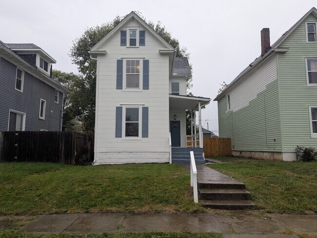 Primary Photo - 137 S Wheatland Ave
