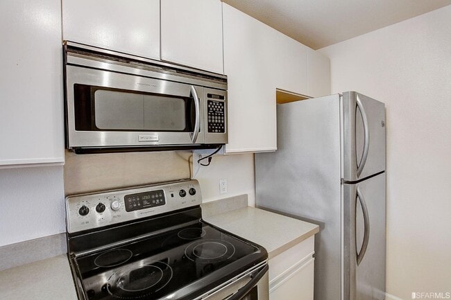 Building Photo - 785 Golden Gate Ave