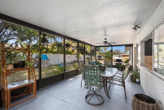 Building Photo - 402 72nd St NW