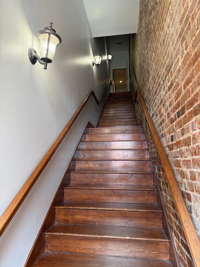 Building Photo - 115 12th St