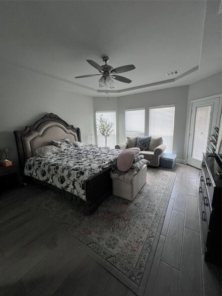 Building Photo - 9832 El Colina Dr