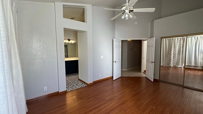 Building Photo - West Palmdale Home