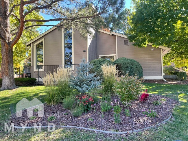 Building Photo - 2002 S Helena St