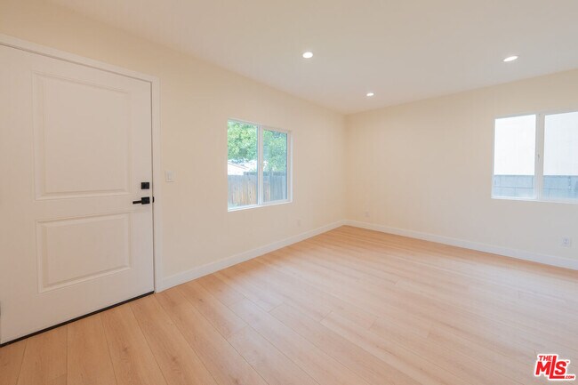 Building Photo - 7755 Day St