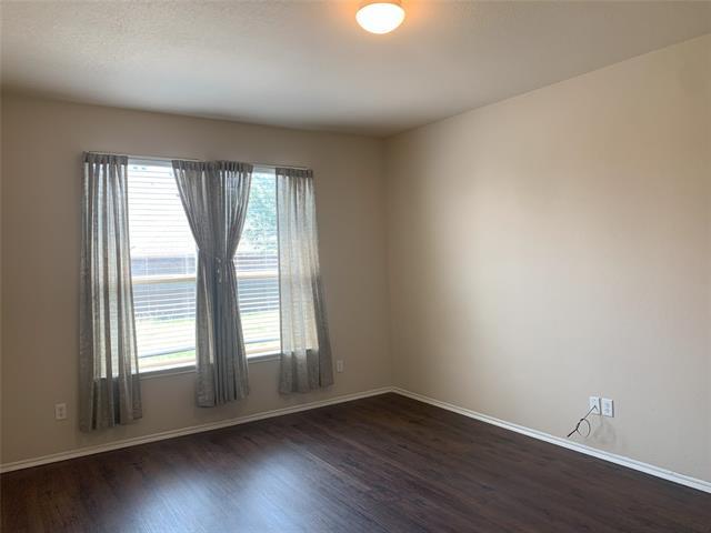Building Photo - 940 Lake Grove Dr