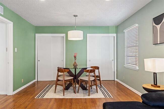 Building Photo - 2105 Columbia Cove