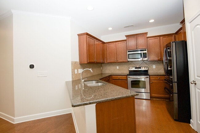 Building Photo - Charming 3 bed, 2.5 bath home with bonus t...