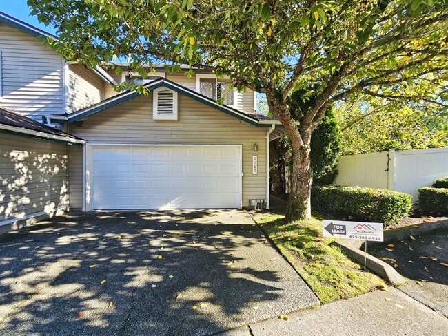 Primary Photo - Beautiful 3 Bed 2.5 Bath Townhome in Beaut...