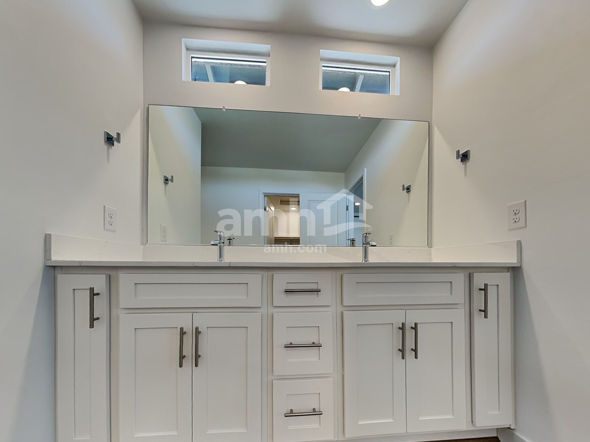 Building Photo - 9683 N Rancho Lozano