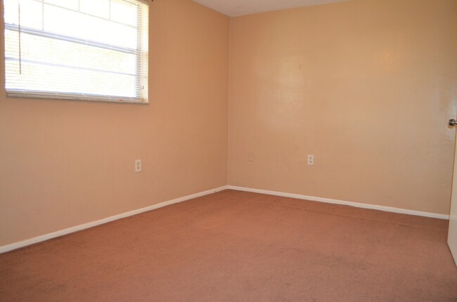 Building Photo - Beautiful fully remodeled home!