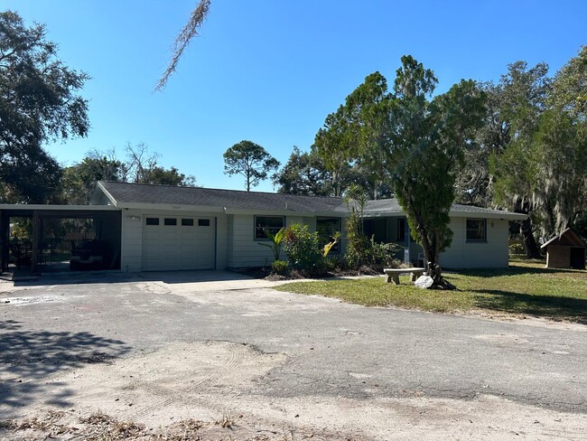 Building Photo - charming 3 bedroom