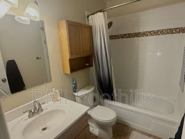 Building Photo - 8788 Chase Dr