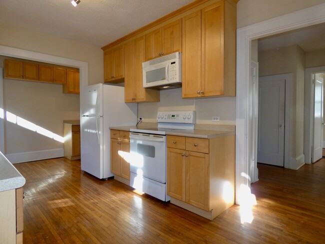 Building Photo - 1920s Craftsman Bungalow in Norwood Park -...