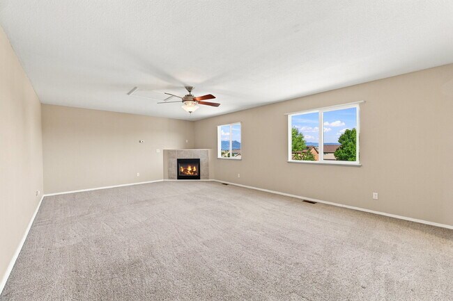 Building Photo - $2,395.95, 4 bed, 3.5 bath located in Colorado Springs with Central AC.