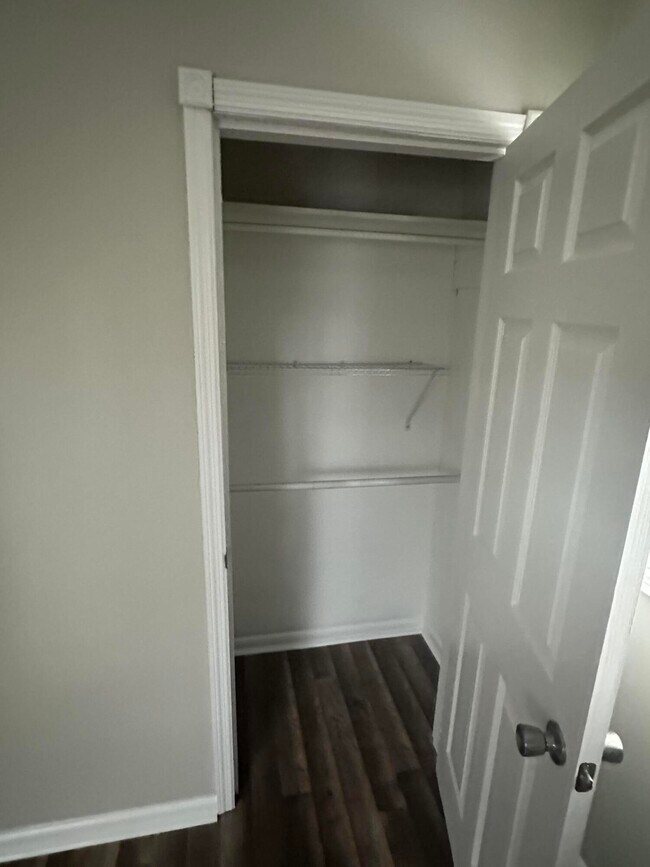 Building Photo - 126 Allnutt Dr