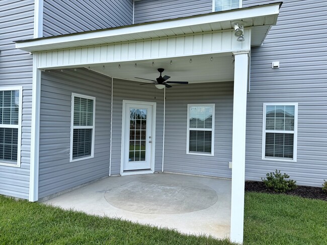Building Photo - 734 Hope Dexter Dr