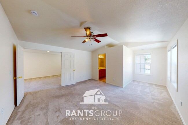 Building Photo - Spacious 3-Bedroom Home on a Corner Lot in Lacey!