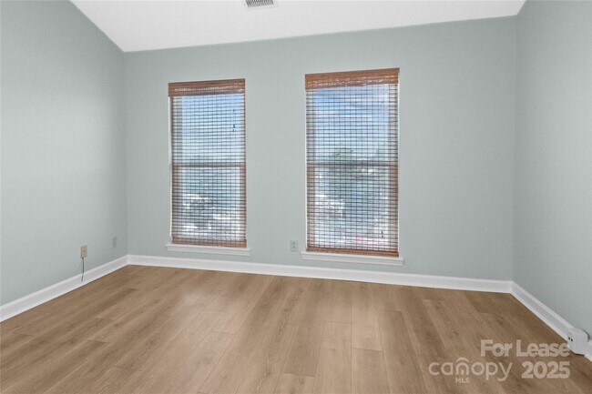 Building Photo - 18663 Vineyard Point Ln